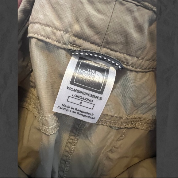 The North Face Women's Beige Cargo Shorts - Picture 2 of 5